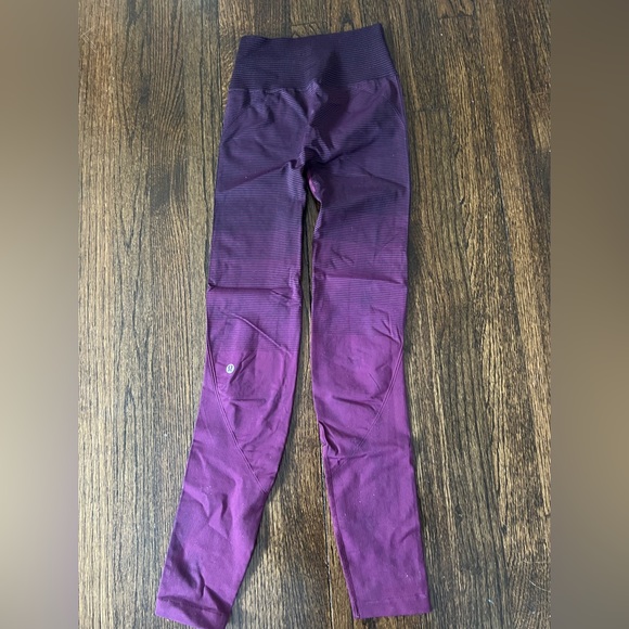 Lululemon seamless training high-rise tight 25” leggings size 2 - Picture 2 of 2
